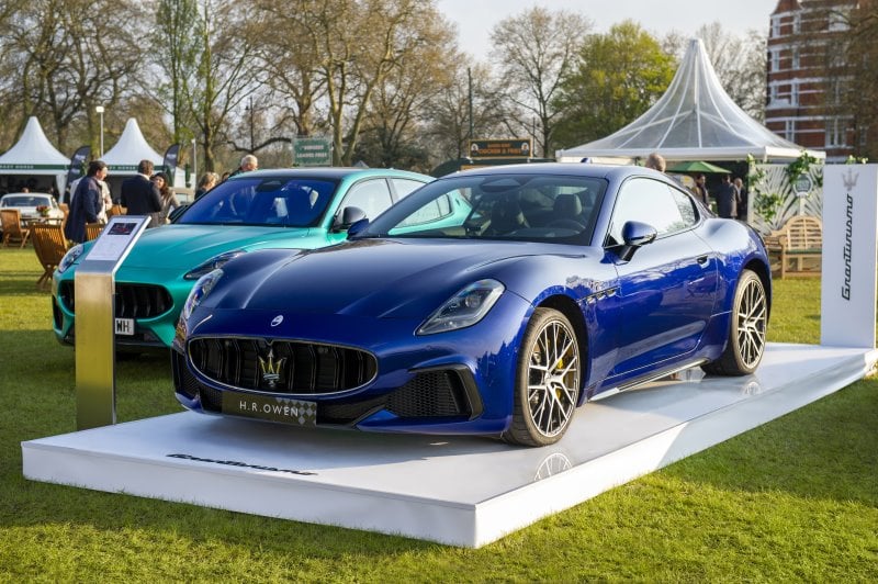 Harry_Elliott_Salon_Prive_London-0978 retouched-1